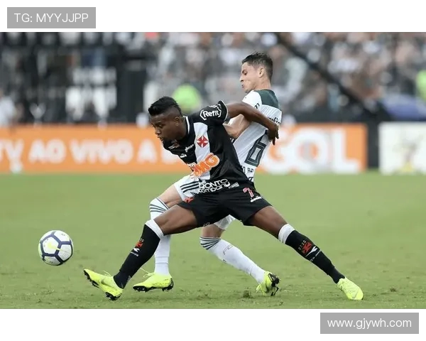 世俱杯半场战报：18岁小将埃斯特旺力压防线 帕尔梅拉斯暂与开罗国民战成平局